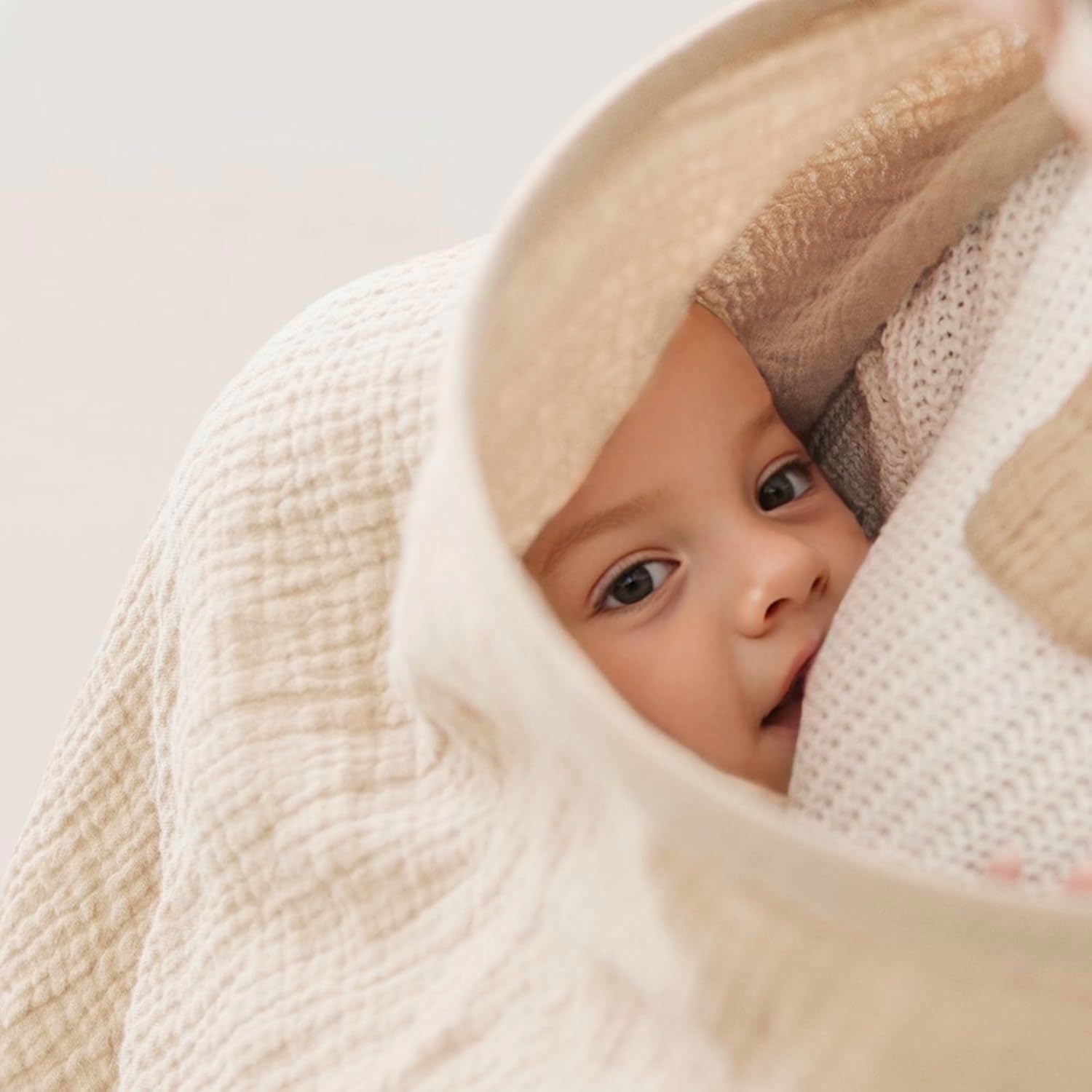 How to Choose the Right Nursing Cover for You and Your Baby