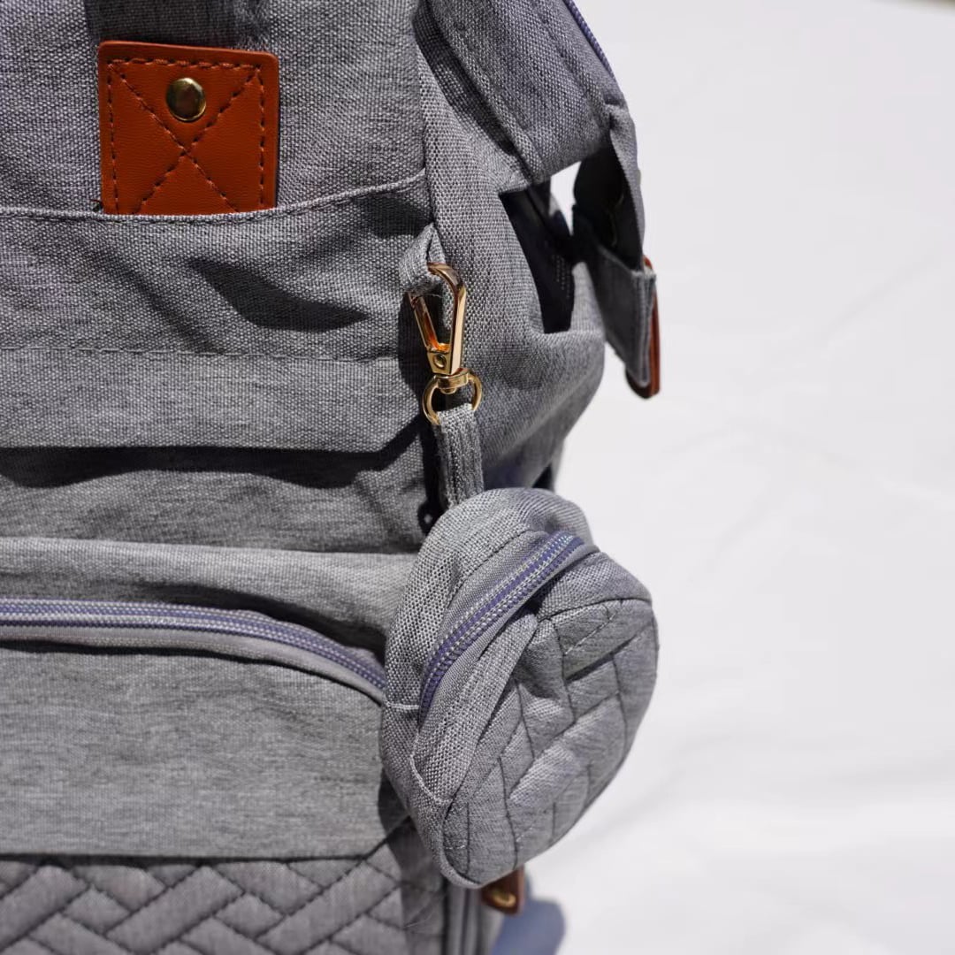 All-in-One Diaper Bag / Nappy Bag with Fold-Out Changing Station